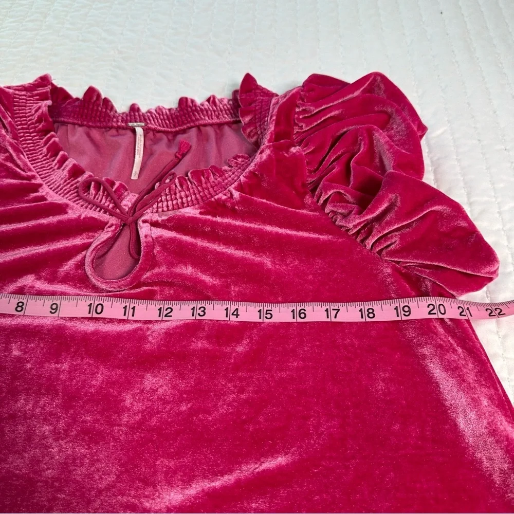 Free People Fuchsia Crop Top Terese Velvet Shorts Puff Sleeve Keyhole Tie Neck - Picture 6 of 16
